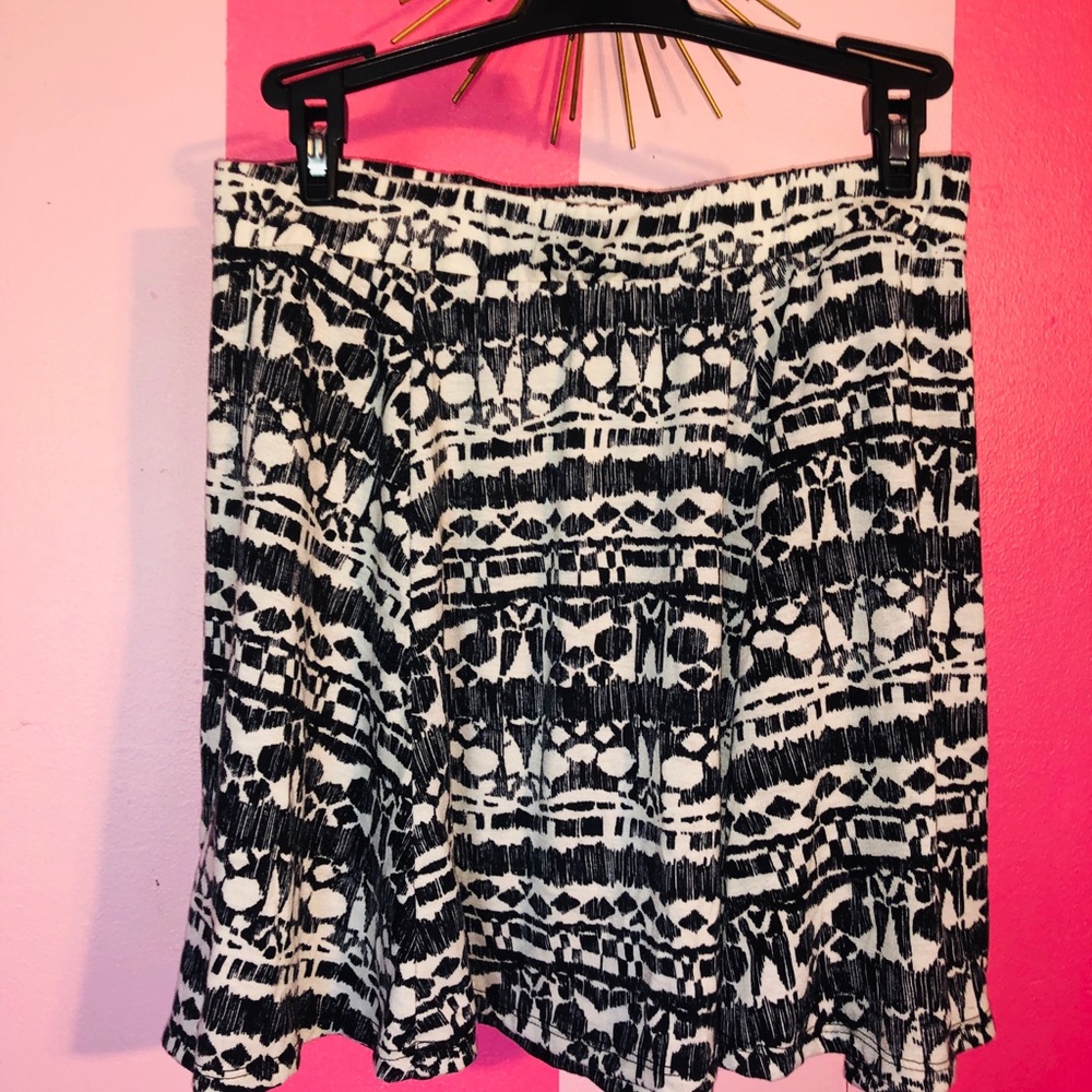 Geo print skirt!